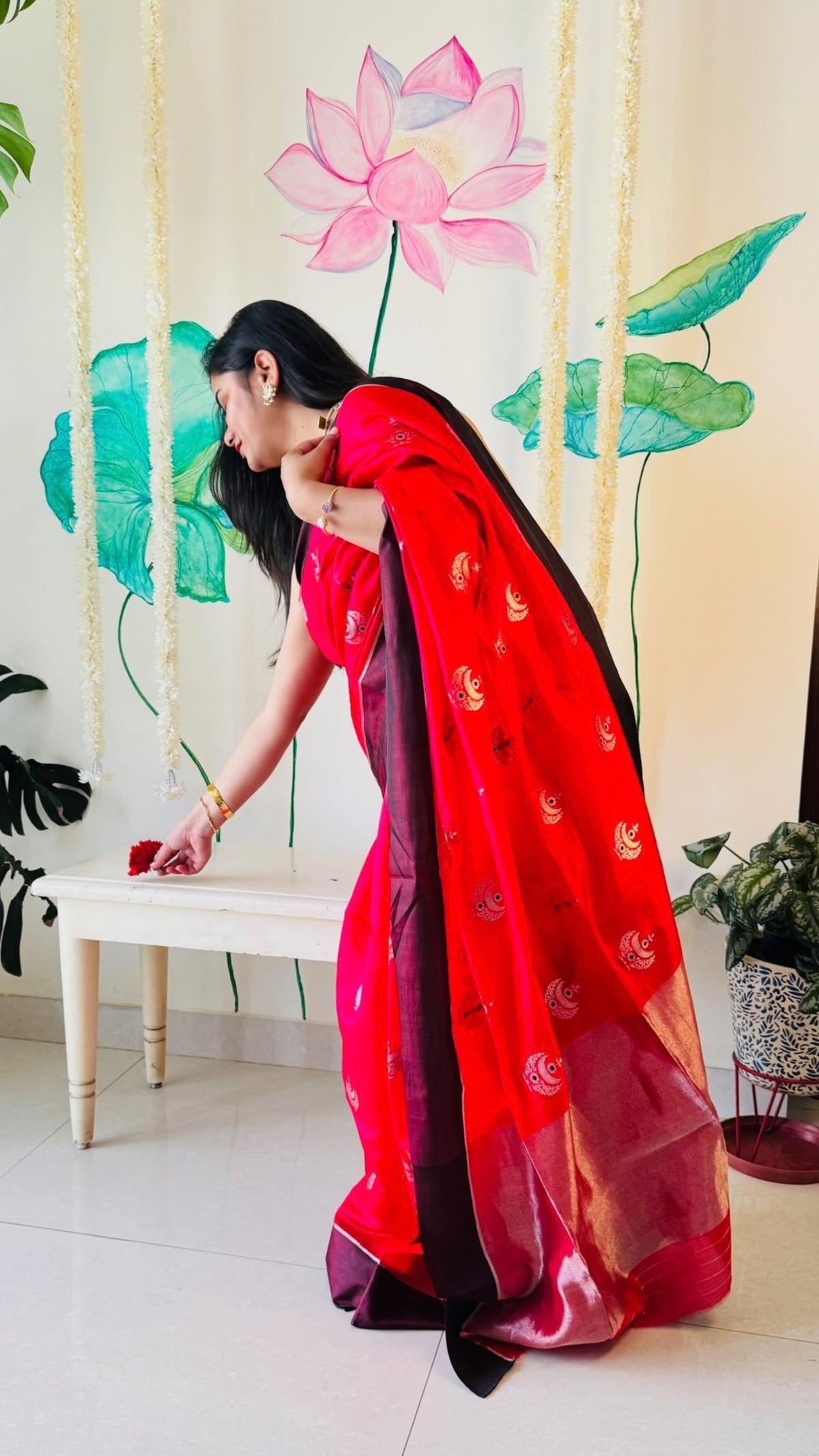 SALONI